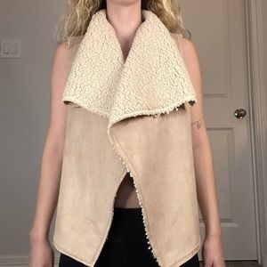 Girl’s 14/16 Copper Key Sherpa & Suede Like Material Vest